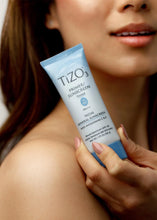 Load image into Gallery viewer, TIZO3 Facial Primer Tinted SPF 40
